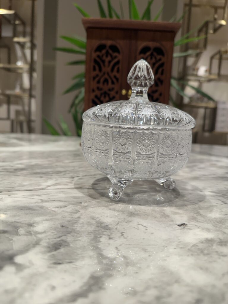 RC0037 إناء للحفظ بغطاء